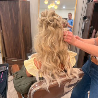 Half up blonde Hair